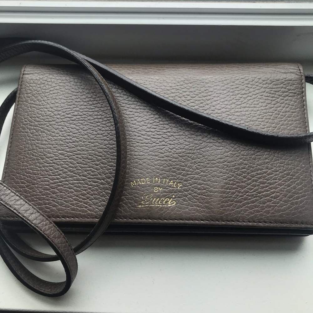 Gucci swing wallet